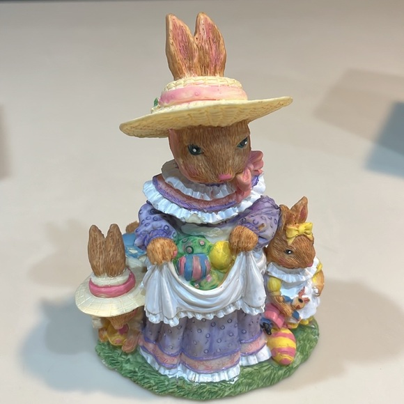 Victorian Collection Rabbit Figurines - Picture 9 of 13